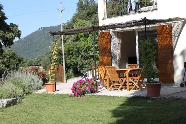 Quenza-alta Rocca * Quenza